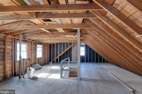 1906 August Dr, Silver Spring MD 20902-4034 exterior