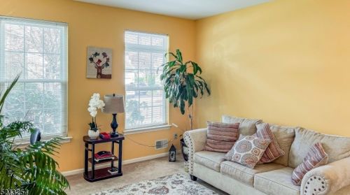 14 Cambridge Ct, Princeton NJ  08540-7928 exterior