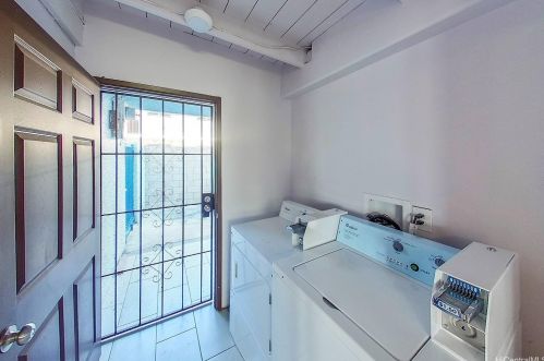 729 Ekela Ave, Honolulu HI 96816-1191 exterior