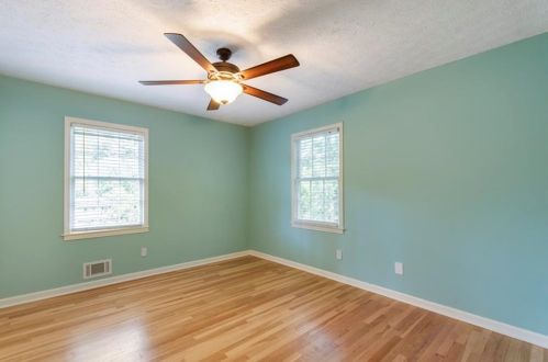 6769 Lockridge Dr, Atlanta GA  30360-1555 exterior