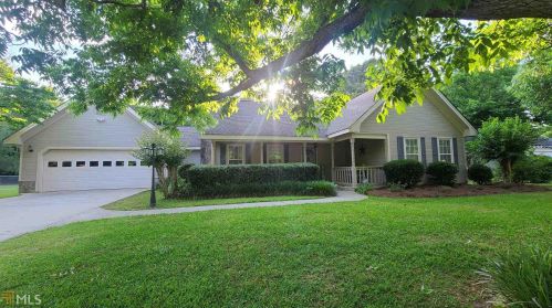105 Orchard Ct, Warner Robins, GA 31088-2618