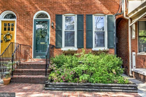 521 Walnut St, Lancaster PA  17603-3305 exterior