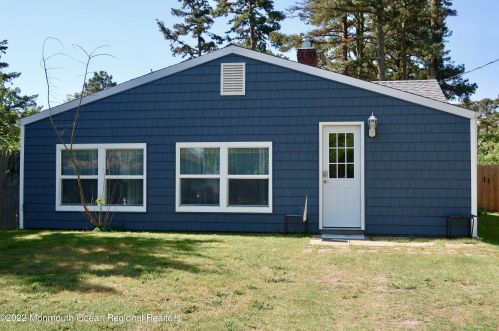 715 Buena Vista Rd, Lacey, NJ 08731-5222