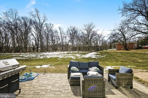 1605 Regent Manor Ct, Silver Spring MD 20904-2270 exterior