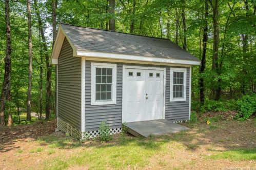 53 Scarboro Rd, Hebron CT  06248-1339 exterior