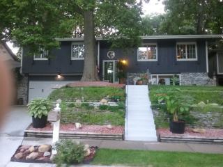 12734 Forestdale Dr, Bellevue, NE 68123-2811