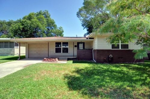 2704 Binyon Ave, Fort Worth TX  76133-1543 exterior