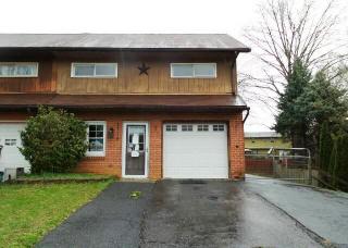 1719 Markham Dr, Bethlehem PA  18017-2738 exterior