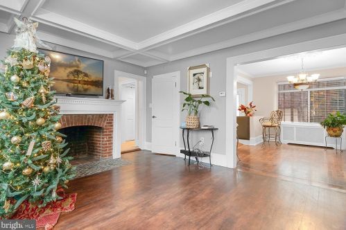 625 Pkwy Ave, Trenton NJ 08618-2725 exterior