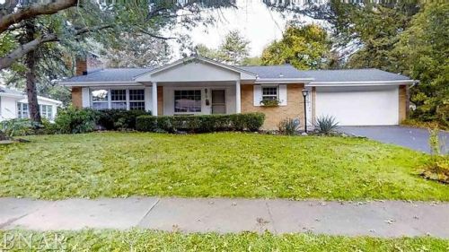 9 Lateer Dr, Normal, IL 61761-3925