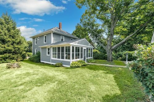 198 Meadow St, Huntington CT  06484-2265 exterior
