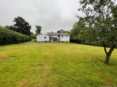 890 Center St, Wallingford CT  06492-5019 exterior