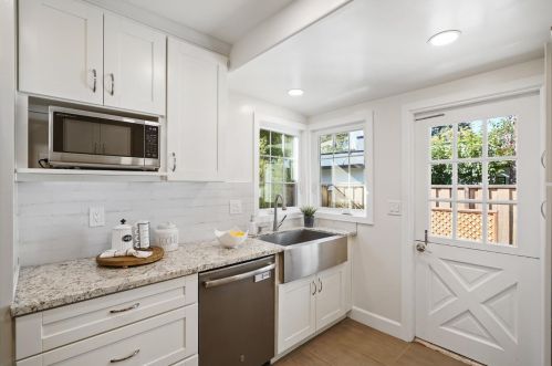 955 Lundy Ln, Los Altos CA 94024-5934 exterior