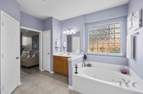 2127 Trinity Mnr Ln, Richmond TX  77469-7255 exterior