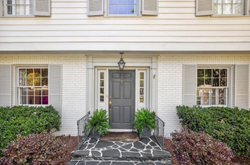 2835 Castlewood Dr, Atlanta GA  30327-1203 exterior