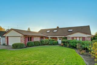 214 Alverson Blvd, Everett, WA 98201-1004