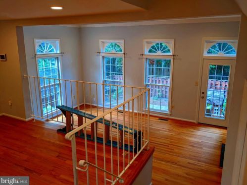 8069 Powderbrook Ln, Springfield VA  22153-2927 exterior