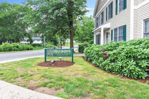 6 West Ct, Derby CT  06418-2643 exterior