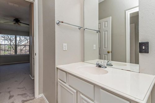 4621 Parkview Ln, Fort Worth TX  76137-5457 exterior