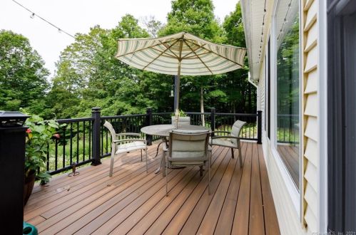 89 Falcon Ridge Rd, Torrington CT  06790-4389 exterior