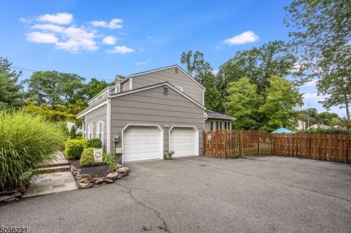 240 Malapardis Rd, Cedar Knolls, NJ 07927-1009