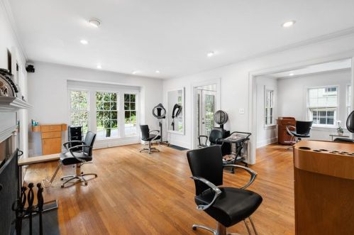 2965 Hardman Ct, Atlanta GA  30305-3424 exterior