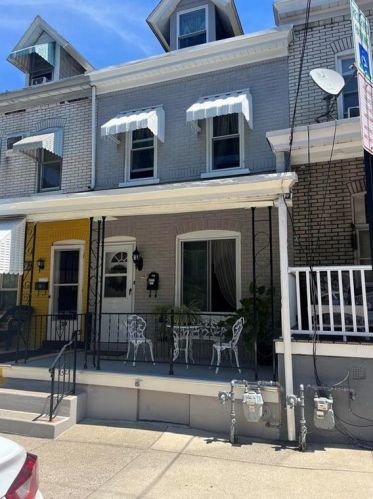 711 Hall St, Allentown, PA 18103-3248