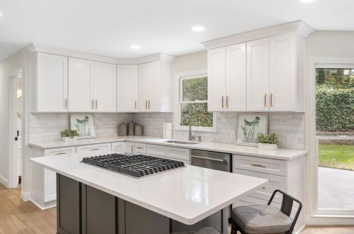 6125 Blackwater Trl, Atlanta GA  30328-2716 exterior