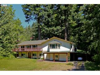 232 School St, Skamania, WA 98648-6096