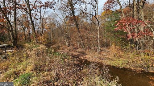2420 Fishing Creek Valley Rd, Harrisburg, PA 17112-9253