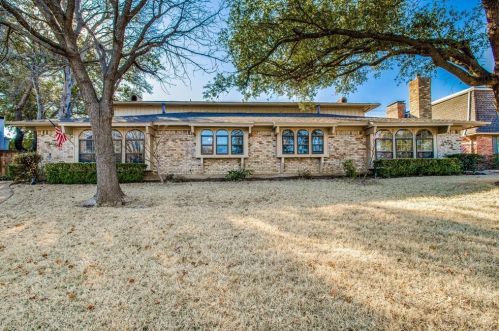 10506 Berry Knoll Dr, Dallas TX  75230-4245 exterior