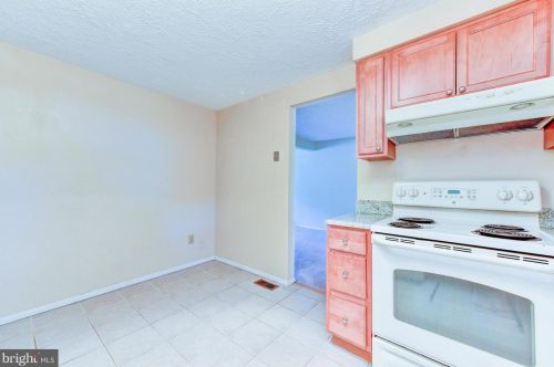 7309 Sterling Grove Dr, Springfield VA  22150-4437 exterior