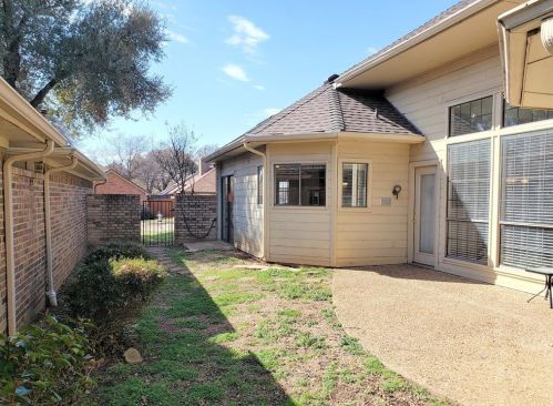 2733 Sedgeway Ln, Carrollton TX 75006-2157 exterior