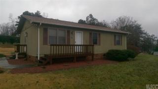 38 Tyson Ln, Hickory, NC 28601-8819