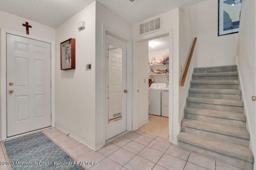 178 Old Orch Ln, Tinton Falls NJ 07712-2570 exterior