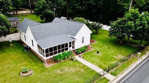 203 Center St, Wrens, GA 30833-1406