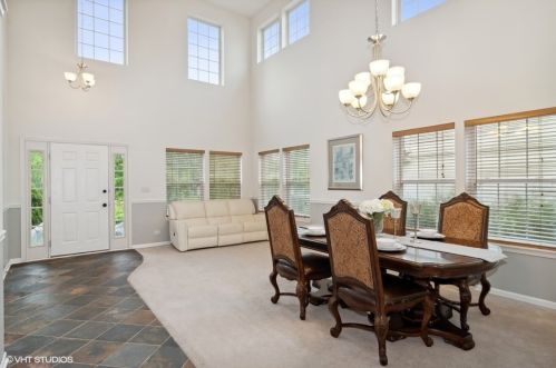 2584 Whitehall Ln, Naperville, IL 60564-8438