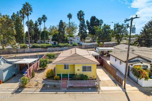 4671 9th St, Carpinteria, CA 93013-1801