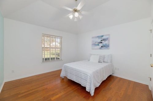 9915 Derecho Dr, Austin TX  78737-1027 exterior