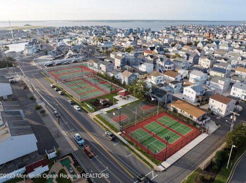 113 Strickland Blvd, Lavallette NJ  08735-3224 exterior