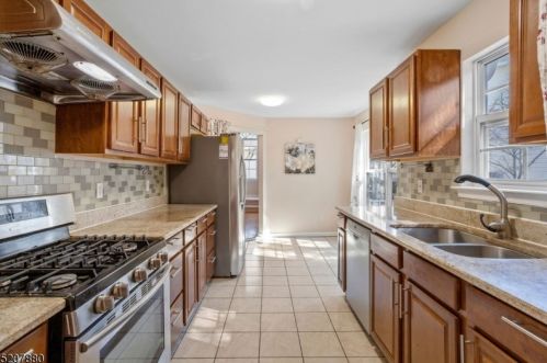 22 Grant Way, Princeton NJ  08540-1600 exterior