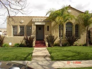 1292 Highland Ave, Los Angeles CA  90019-1732 exterior