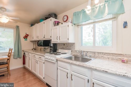 26 Raging River Rd, Falling Waters WV  25419-4247 exterior
