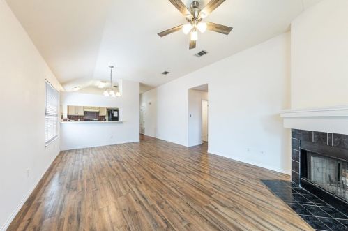 4719 Castleman Dr, Austin, TX 78725-1721