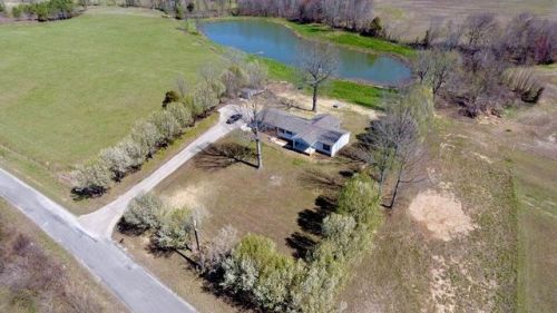 820 Stanfill Rd, Lexington, TN 38351-8546