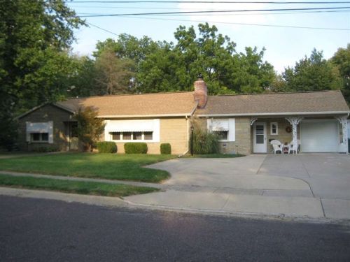215 Fall St, Beverly Manor, IL 61571-2418