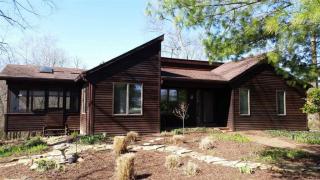 9516 Petersburg Rd, Evansville IN  47725-1460 exterior