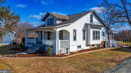 45 Loudoun St, Lovettsville, VA 20180-8513