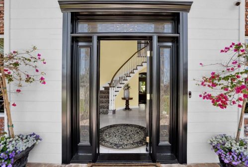 1156 Sugarbush Dr, Vista CA 92084-7464 exterior