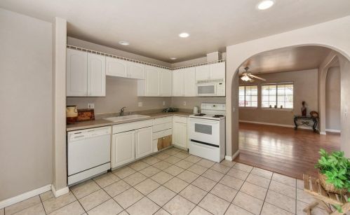 4229 Howard Cir, Diamond Springs, CA 95619-9753